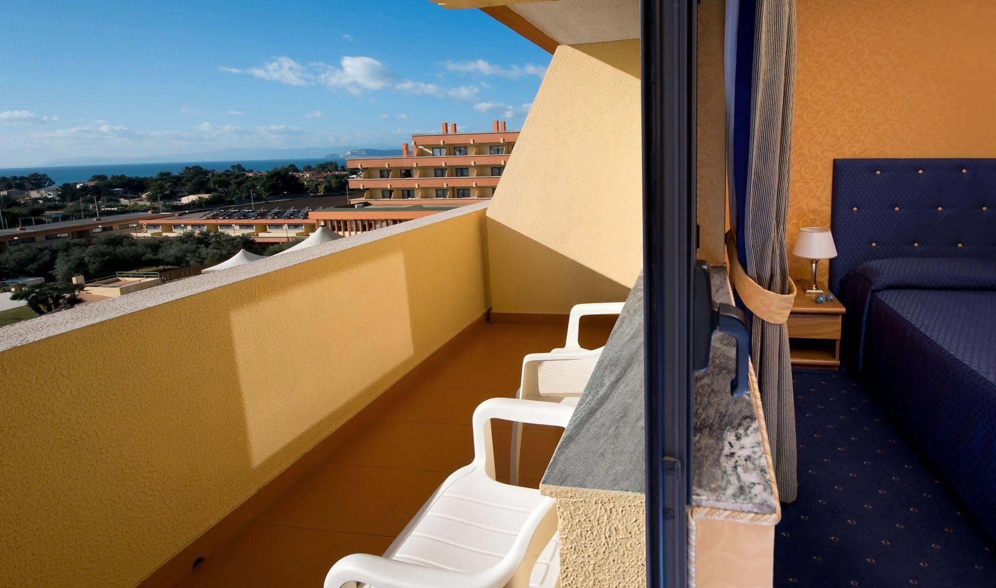 Hotel Setar Quartu Sant'Elena Exterior photo